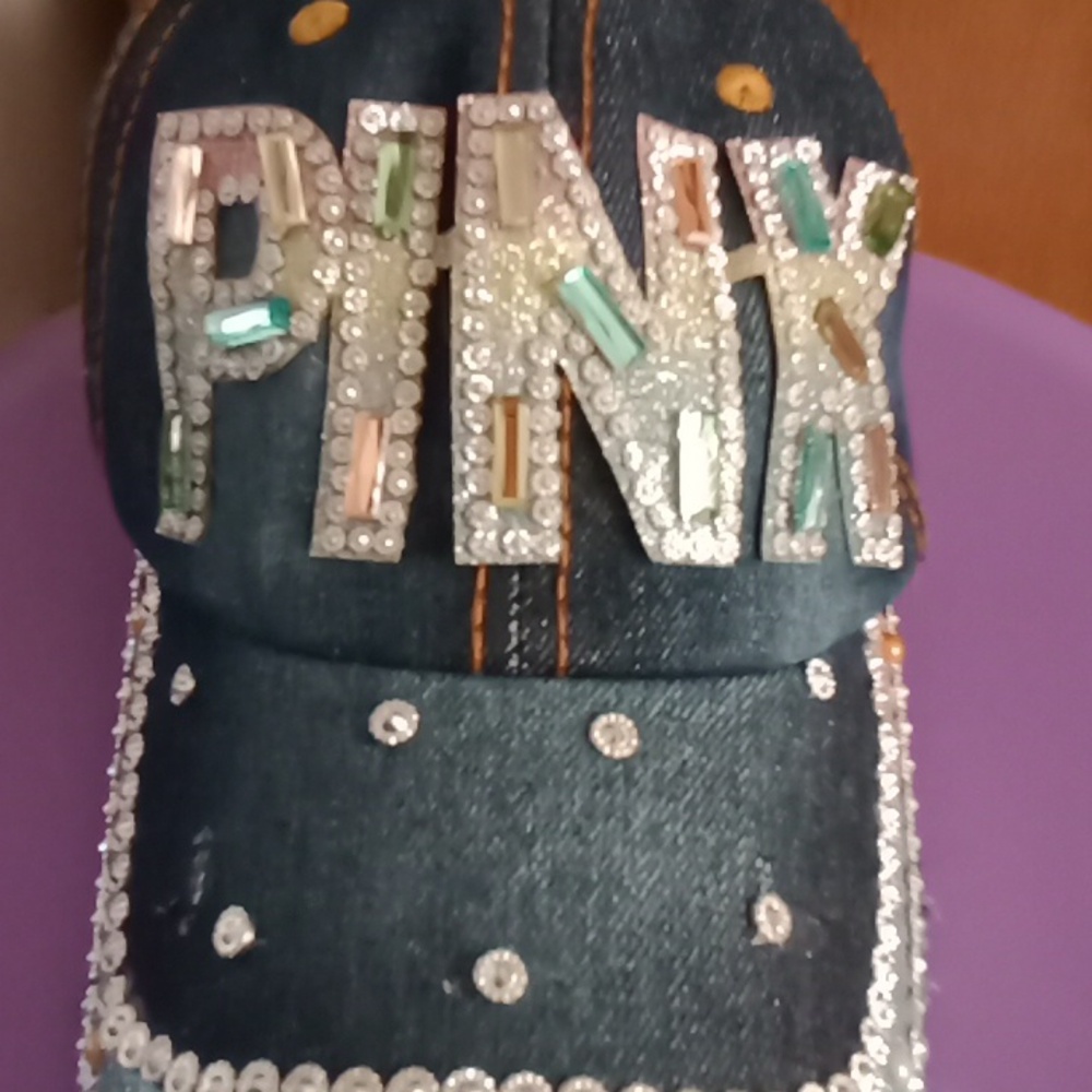 Pretty cap 🧢😍 - Picture 3 of 7